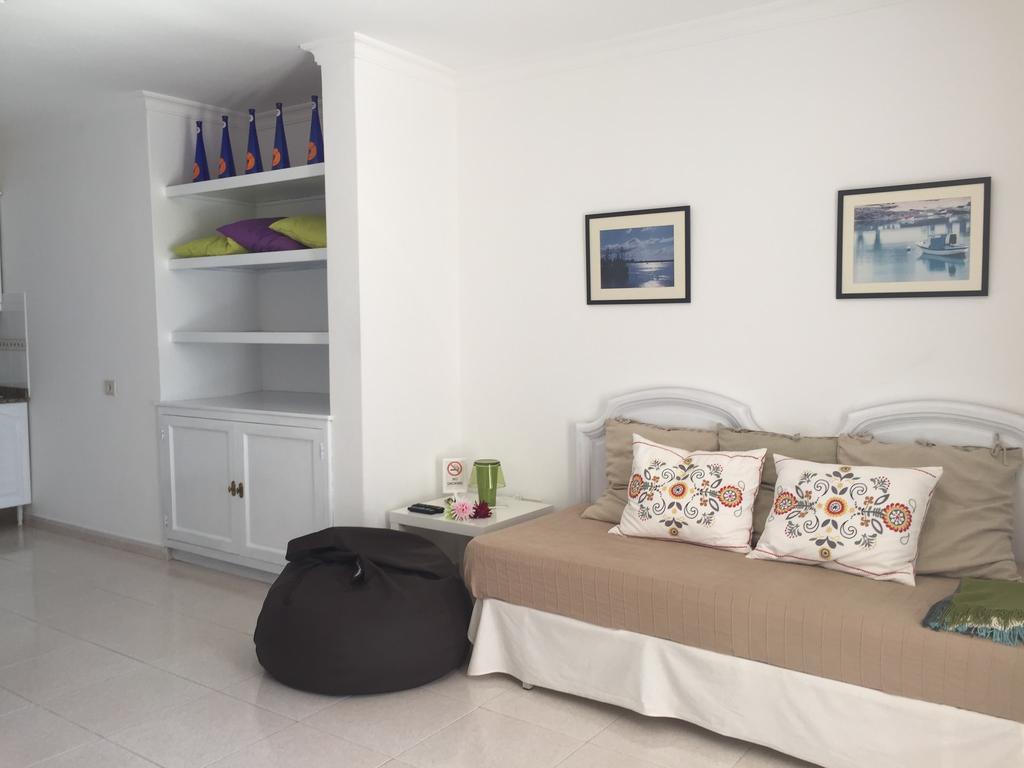 Apartamentos Flamboyant Adults Only Puerto del Carmen  Room photo