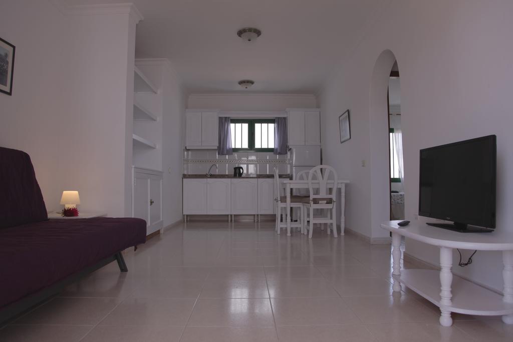 Apartamentos Flamboyant Adults Only Puerto del Carmen  Room photo